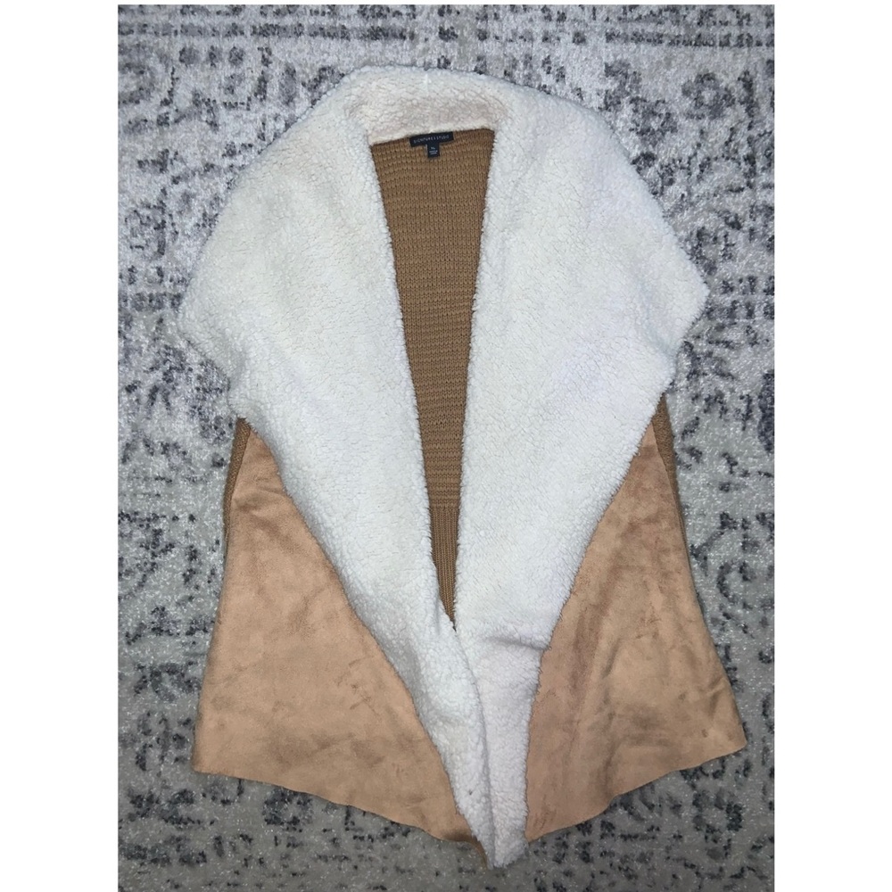 Tan With White Fur Long Vest - Picture 2 of 3